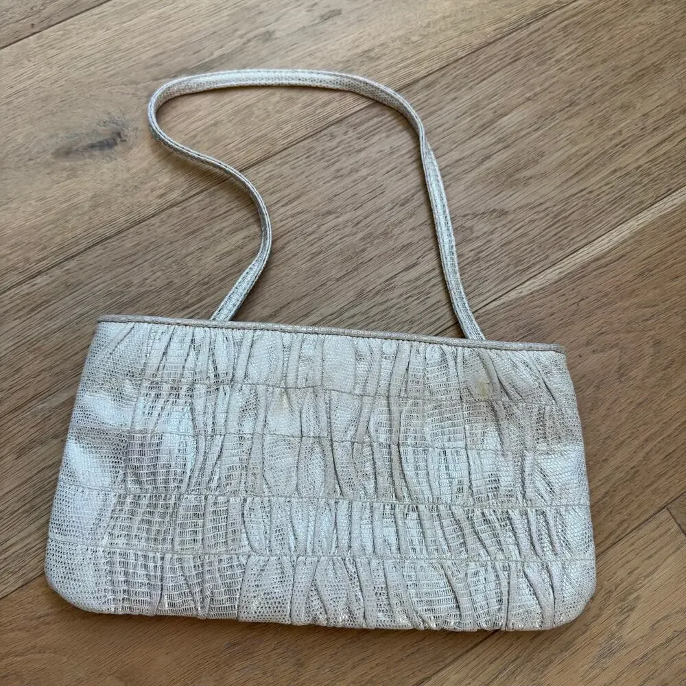 Kaia Peterka stunning silver